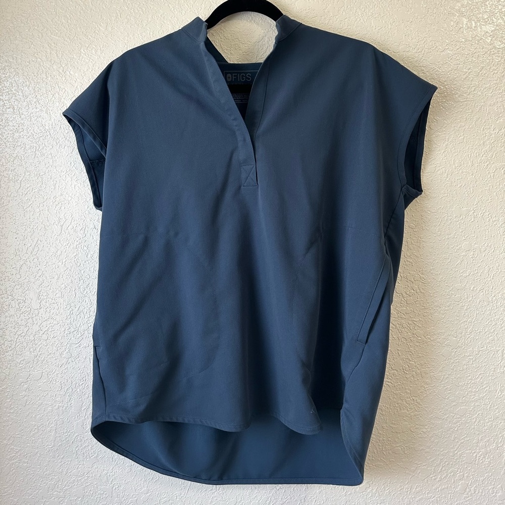Rafaela oversized scrub top